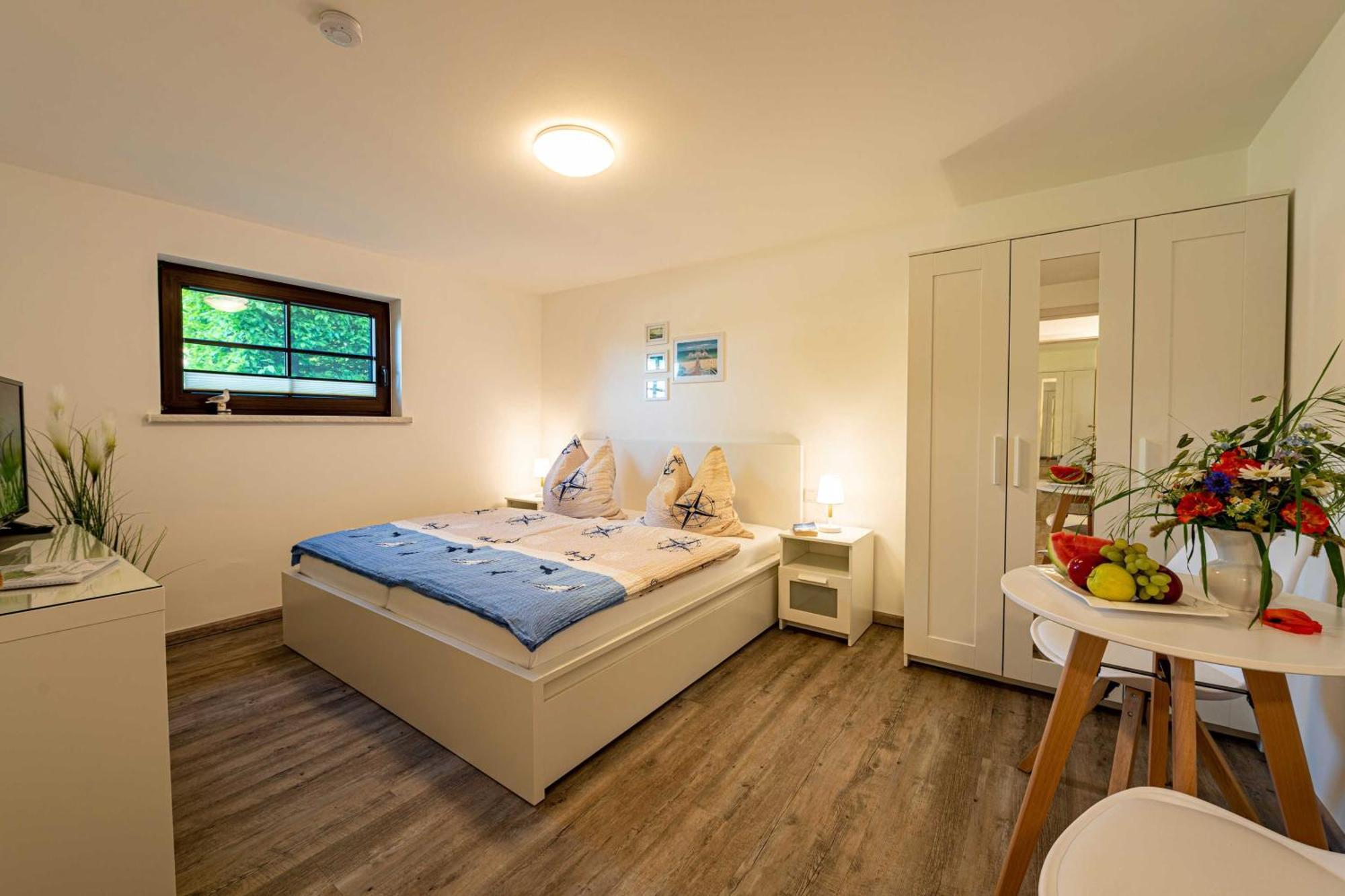 Selliner Ferienappartements Mit Balkon Und Seeblick Exterior photo
