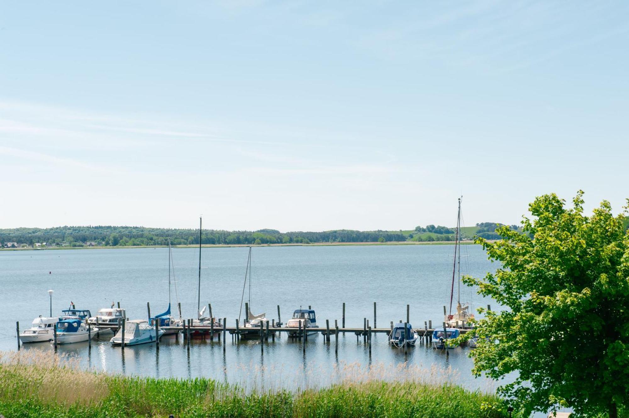 Selliner Ferienappartements Mit Balkon Und Seeblick Exterior photo